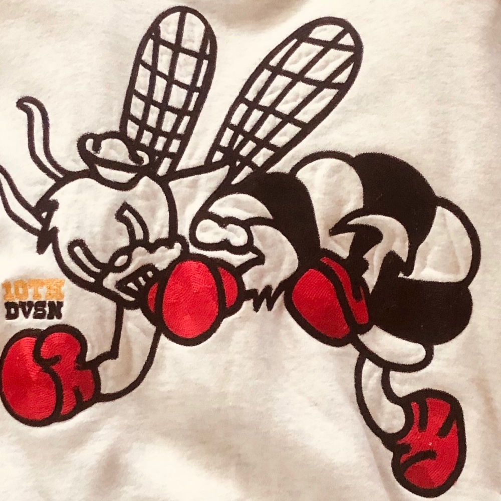 “10DEEP”  sweatshirt
